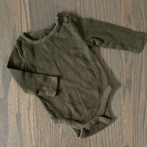 Old Navy Green Baby Bodysuit | 3-6M